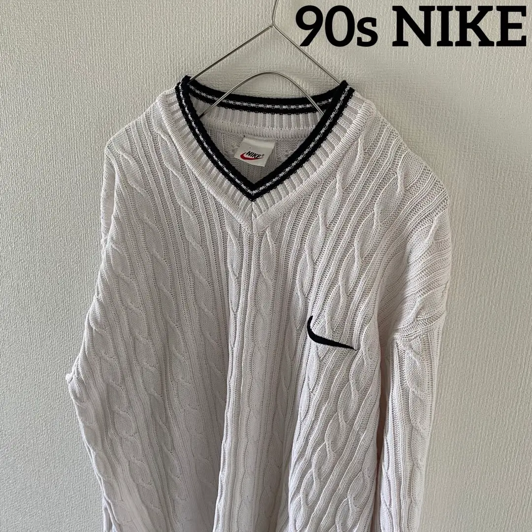 NIKE - nike v neck knitの通販 by 引越しのため断捨離中