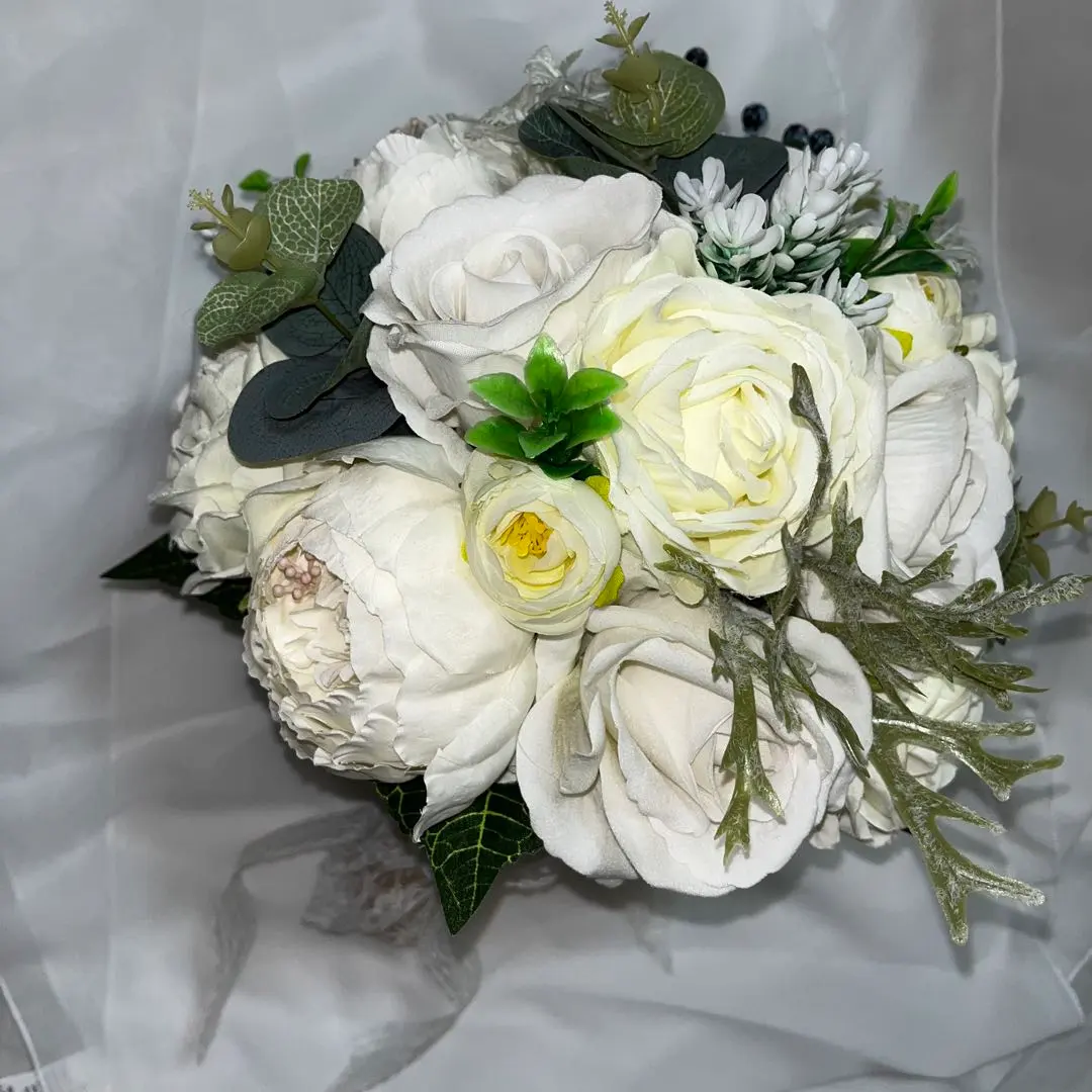 Thumbnail of Wedding bouquet (artificial flowers) Bridal bouquet Artificial flowers Wedding Pre-wedding photoshoot Flowers Bouquet