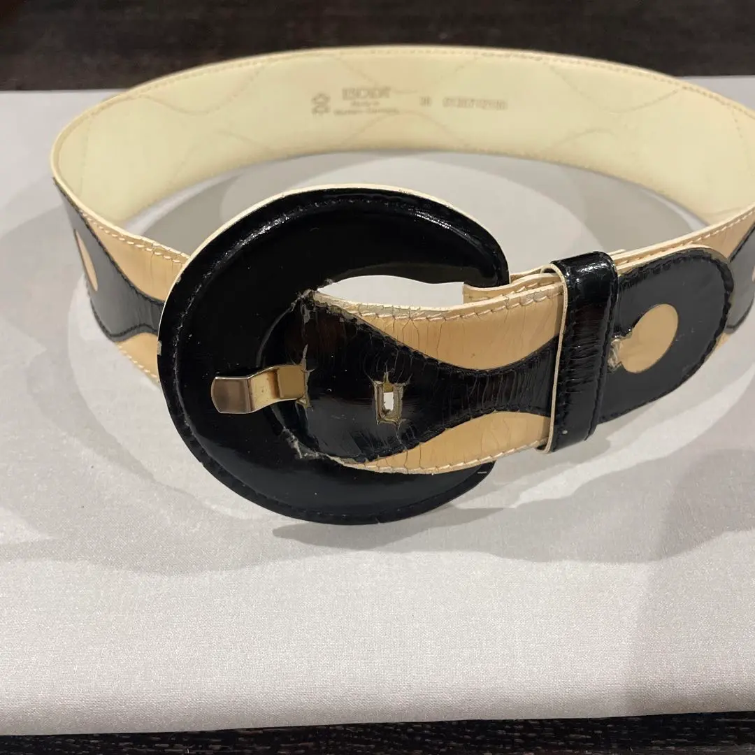 ESCADA エスカーダ キャメルレザーベルト ゴールドバックル Escada Khaki Leather Gold-Tone Studded Statement Belt