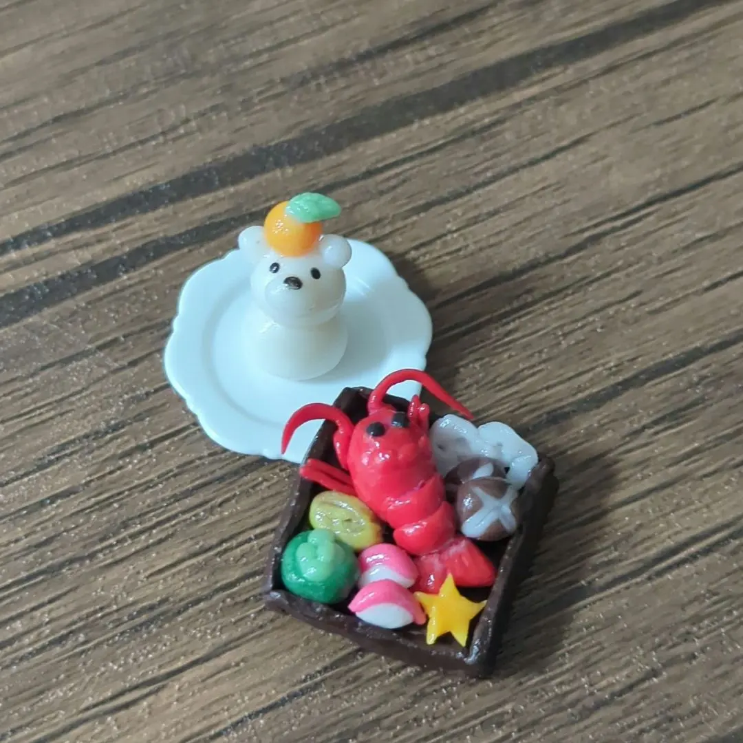 Thumbnail of Miniature Food: Ise-ebi (Spiny Lobster) Osechi, Bear-shaped Kagami Mochi