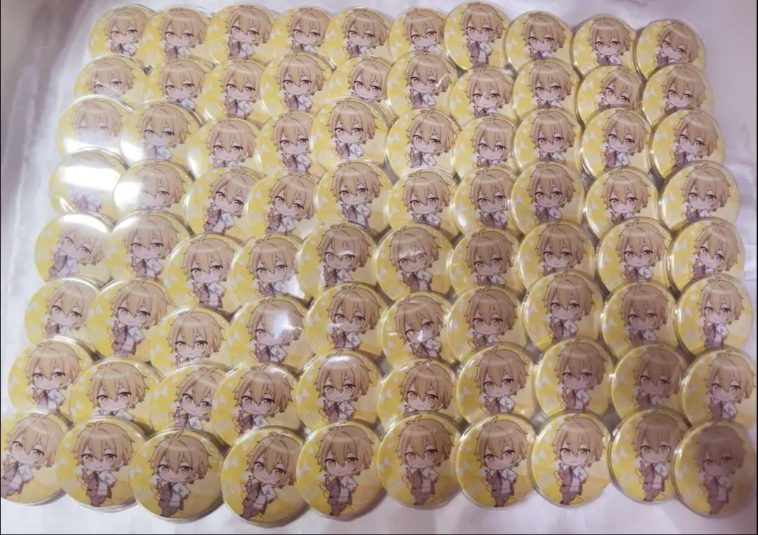 Thumbnail of Senra Itabag LOVE 2021 Can Badges