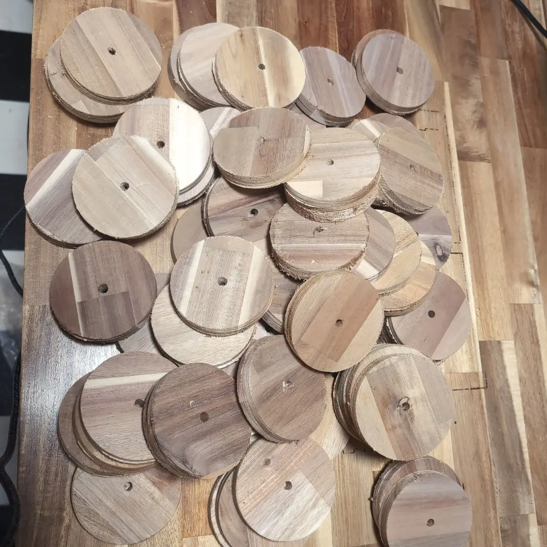 Thumbnail of Acacia laminated wood scraps