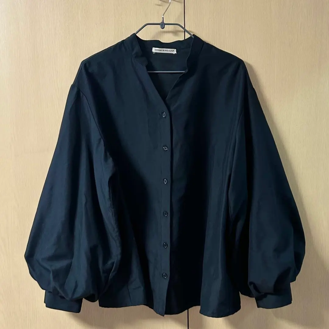 【美品】NICE CLAUP 泡泡袖襯衫 黑色 的縮圖