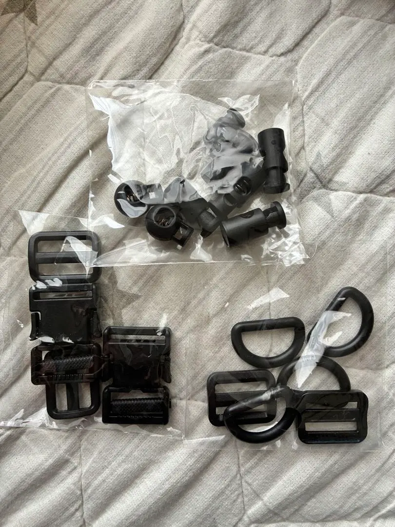 Thumbnail of Black plastic buckle set