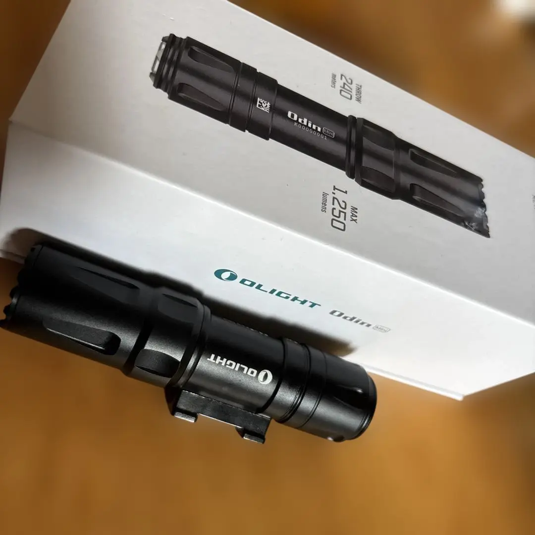 『廃盤』 オーライト odin turbo 特殊部隊 実物 米軍放出品 Amazon | OLIGHT(オーライト) Odin Turbo フラッシュライト 330