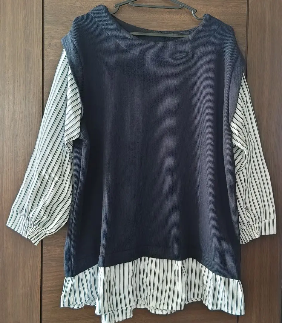 Thumbnail of Navy top with striped inner layer, size LL