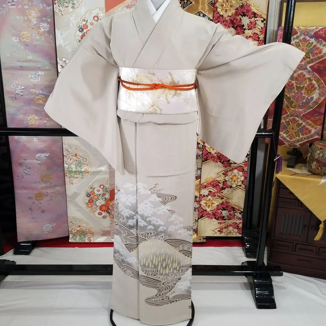 its009 色留袖 正絹 縁起柄 シンプルに綺麗