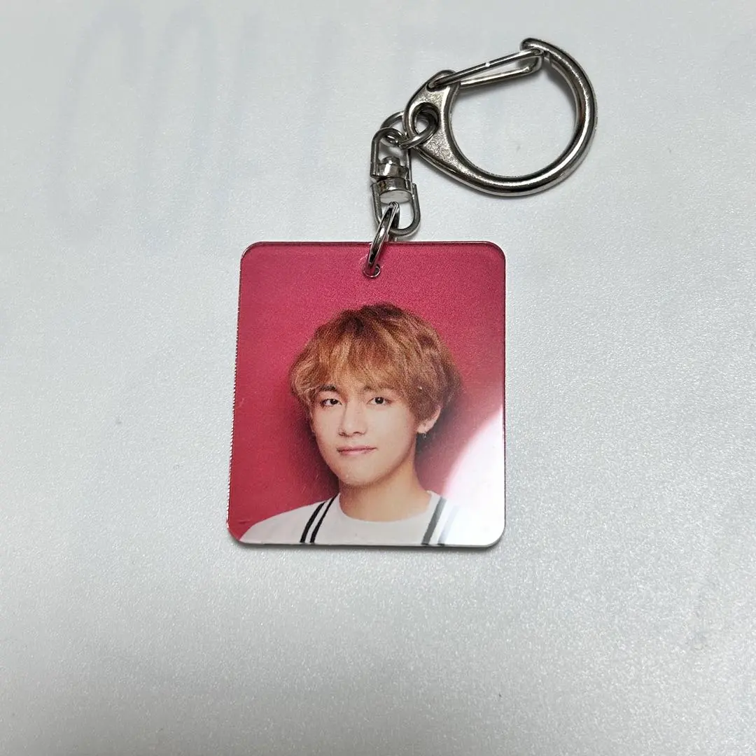 Thumbnail of BTS V (Taehyung) 109 Keychain i