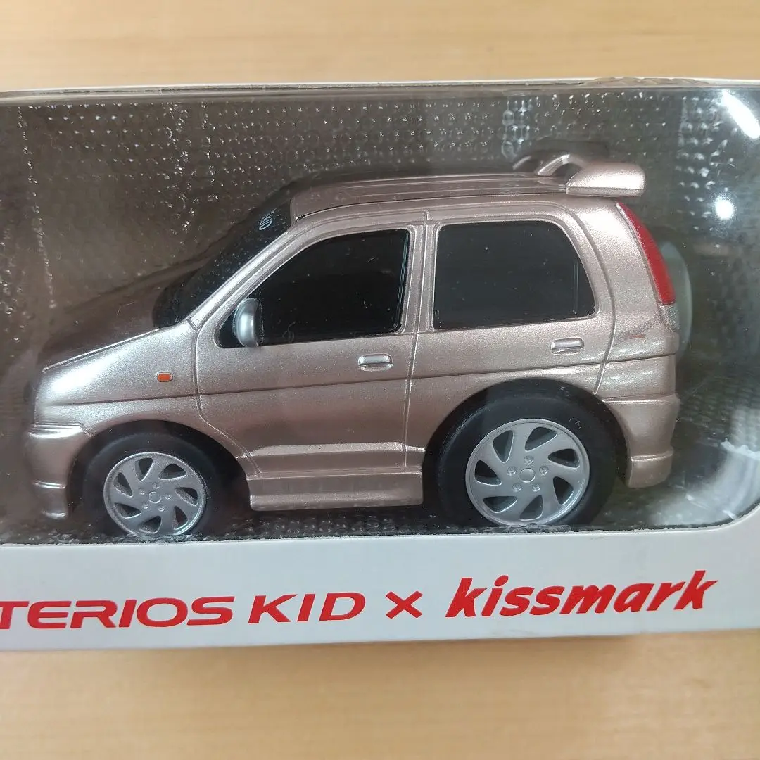 TERIOS KIDとkissmarkのコラボミニカー ブラックマイカ Amazon.co.jp: ダイハツ テリオスキッド TERIOS KIDxkissmark