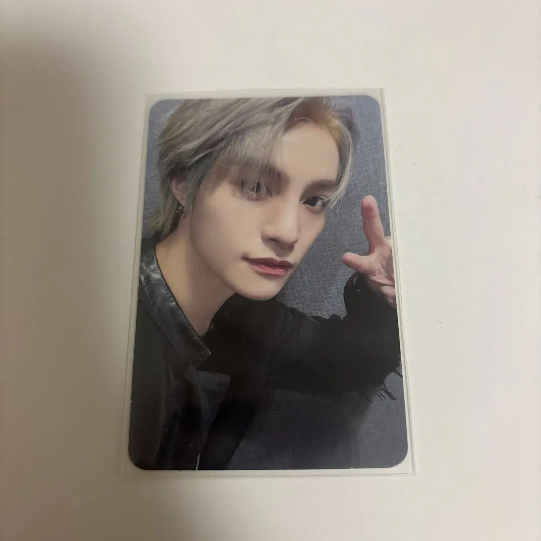 Thumbnail of WayV YangYang ON THE Way Trading Card