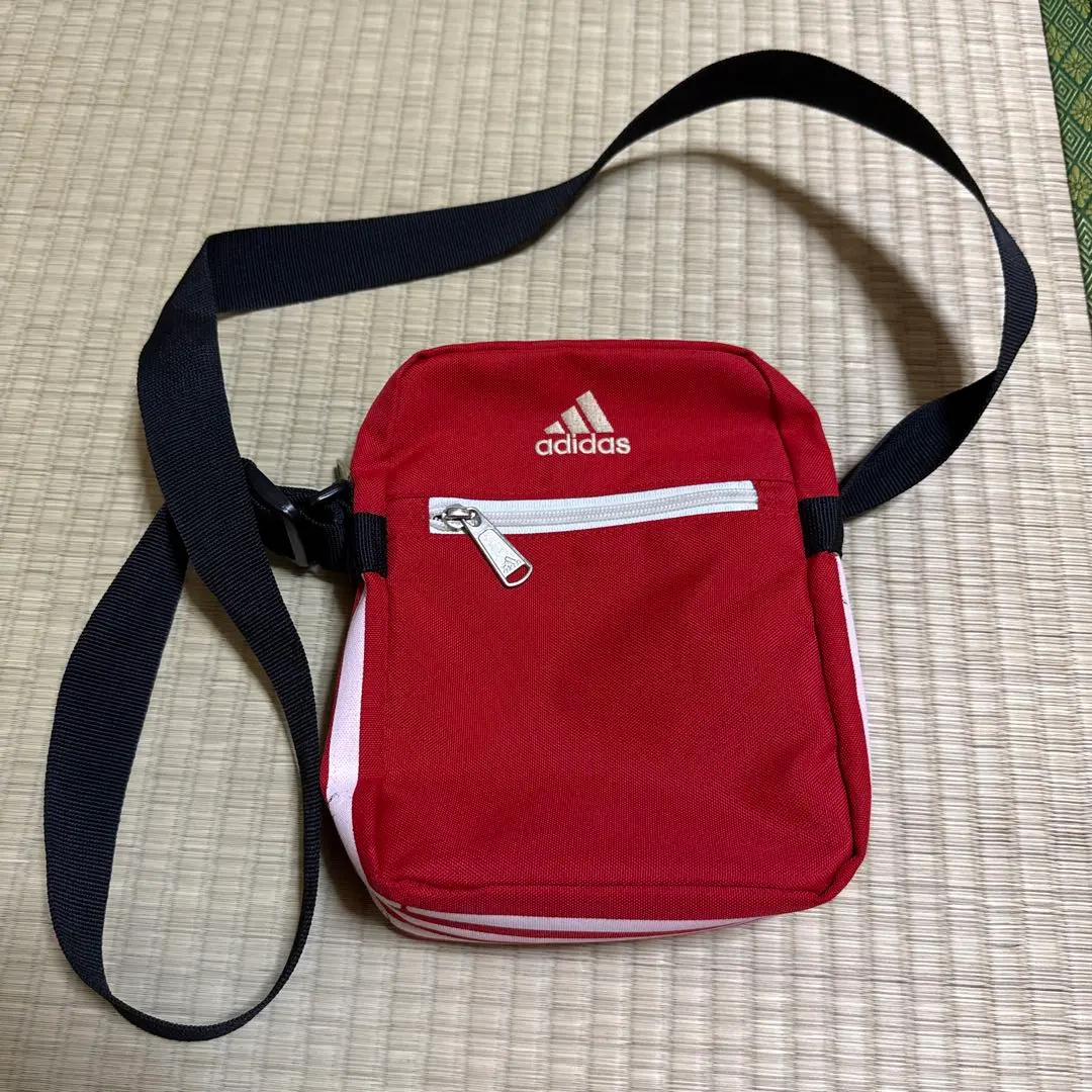 Thumbnail of Adidas shoulder bag