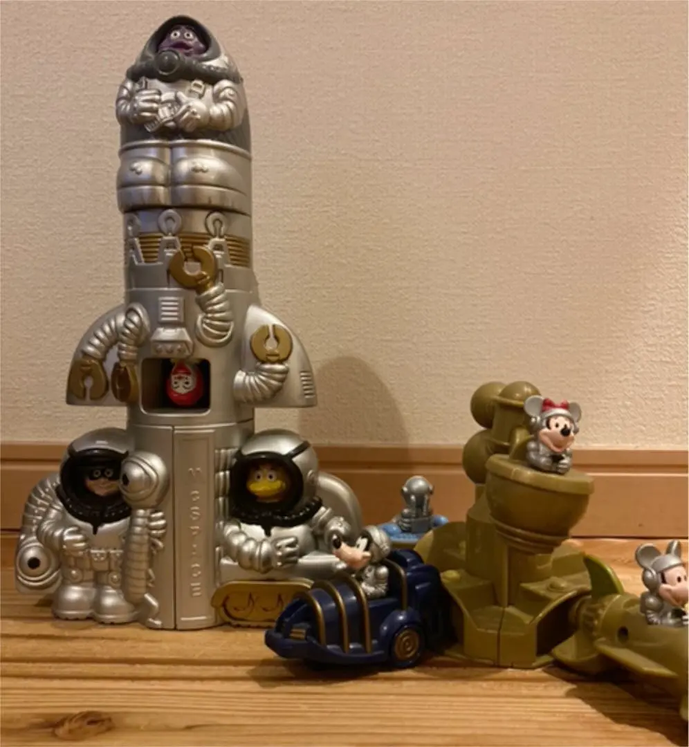 マクドナルドスペースシップフィギュアミニカーレア 2025年最新】マックスペース ハッピーセットの人気アイテム