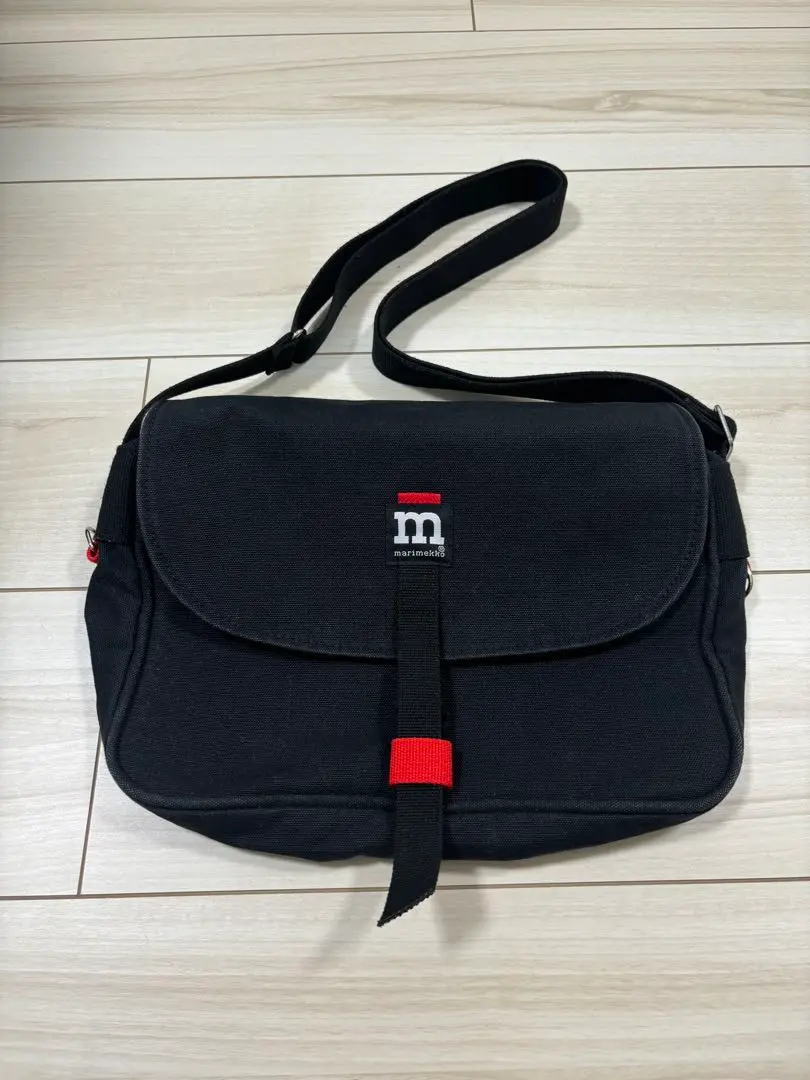 定価31,900円 新品 マリメッコ Magneettilaukku ショルダー marimekko(マリメッコ) Shoulder Bag, Black (Black 19-3911tcx