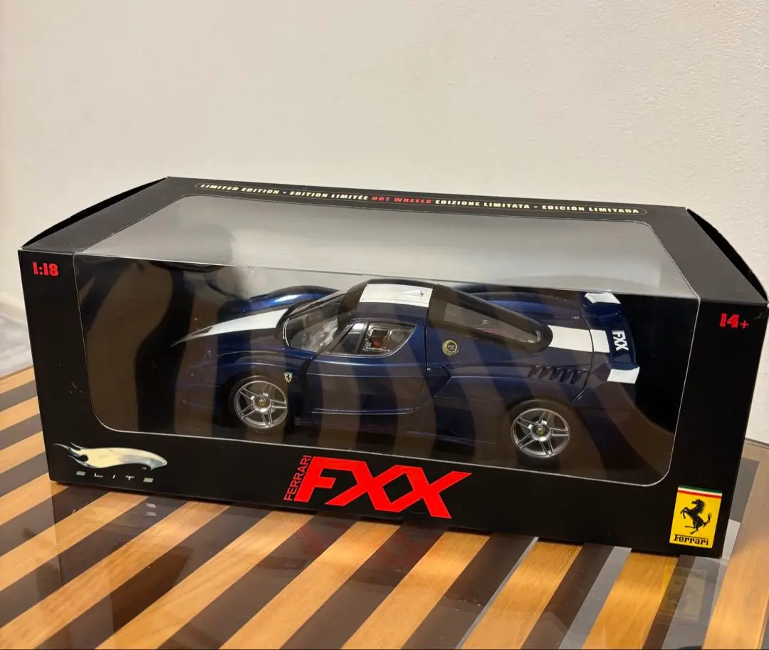 【開封品】マテル (ホットウィール)　1/18 エリート　フェラーリ FXX Hotwheels | Ferrari FXX 1/18 | In Depth Review - YouTube