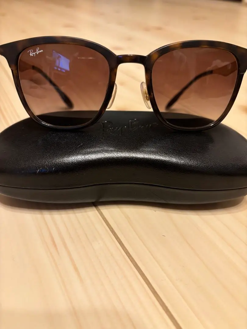 Ray-Ban レイバン  サングラス レンズブラック　RB4278 ケース付き RB4278 Sunglasses in Black and G-15 Green - RB4278 | Ray-Ban® US