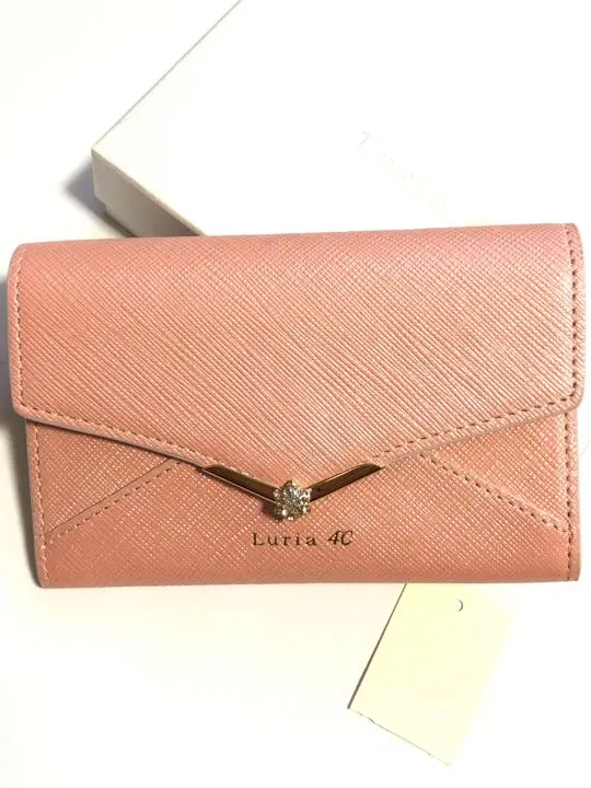 【Luria4°C】ベージュ 名刺入れ ビジュー付き Luria4°C】ベージュ 名刺入れ ビジュー付き - メルカリ