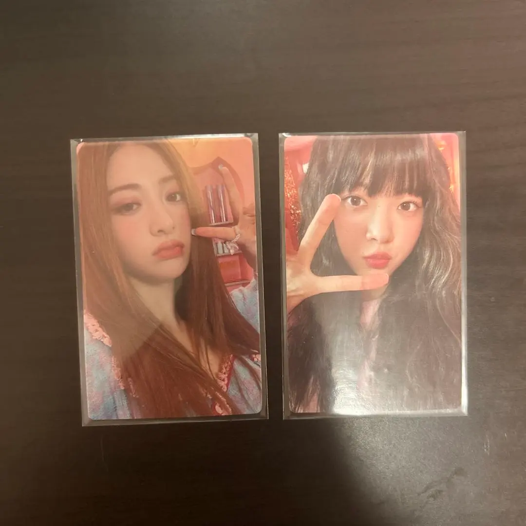 Thumbnail of Le Sserafim trading cards - Eunchae, Yunjin
