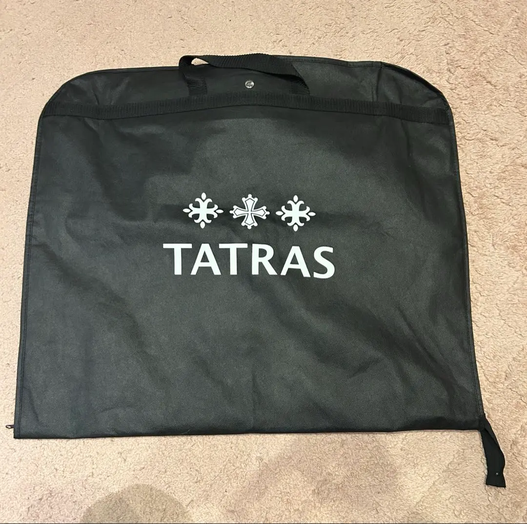 タトラス TATRAS 紙袋 ＋ガーメントバッグ 2025年最新】TATRAS ガーメントバッグの人気アイテム - メルカリ