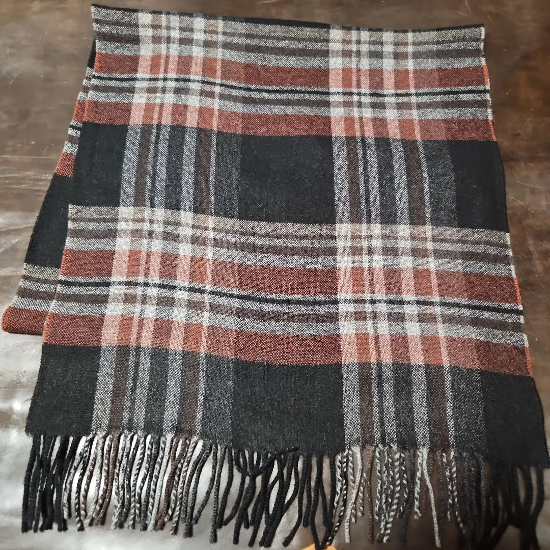 Thumbnail of White cashmere scarf