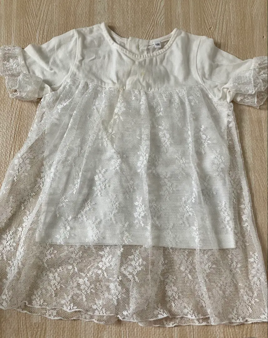 Thumbnail of Girl's clothes