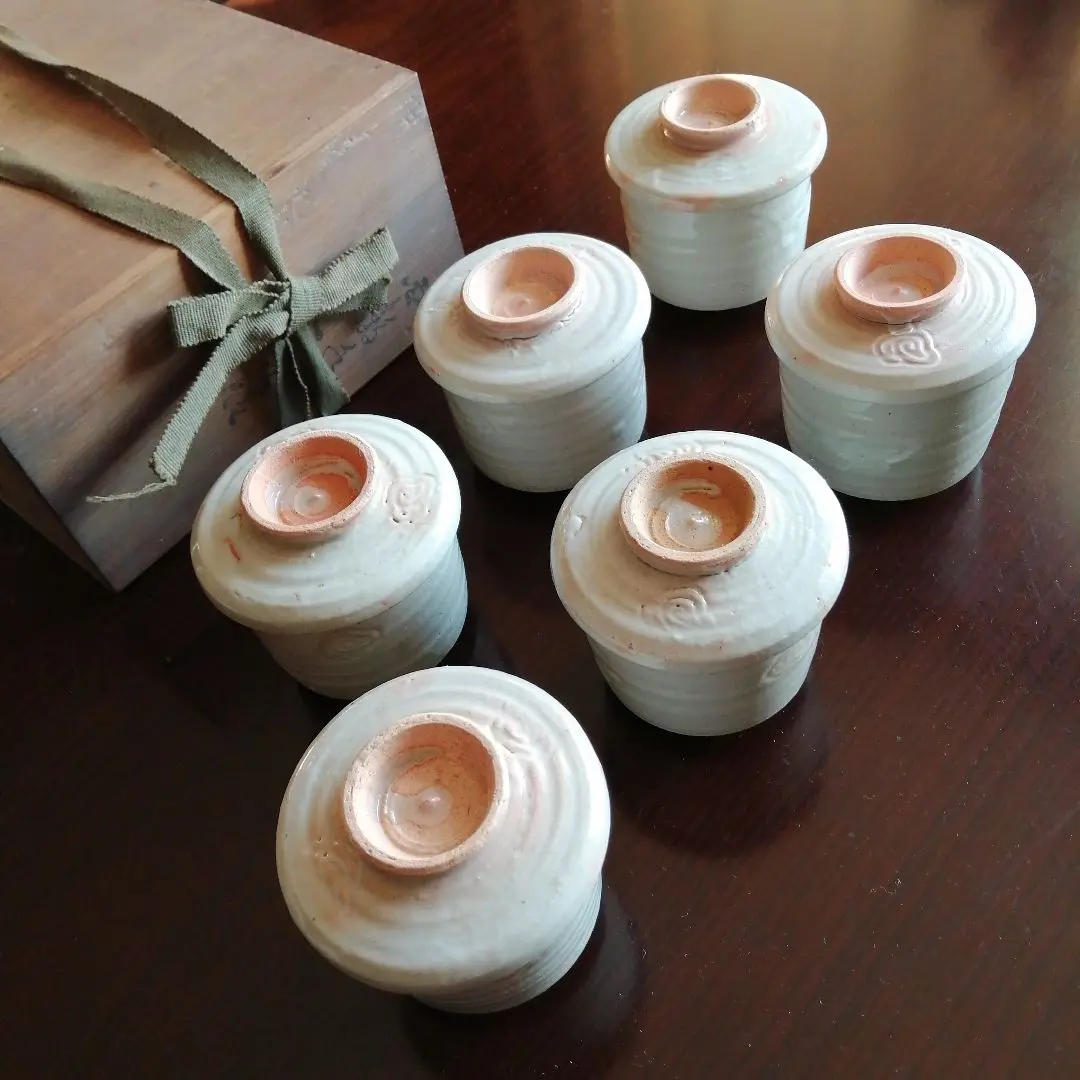 送料込【逢絢亭】茶道具 香合 楽焼 白菊香合 八事窯 中村道年 共箱入り 楽天市場】中村道年の通販