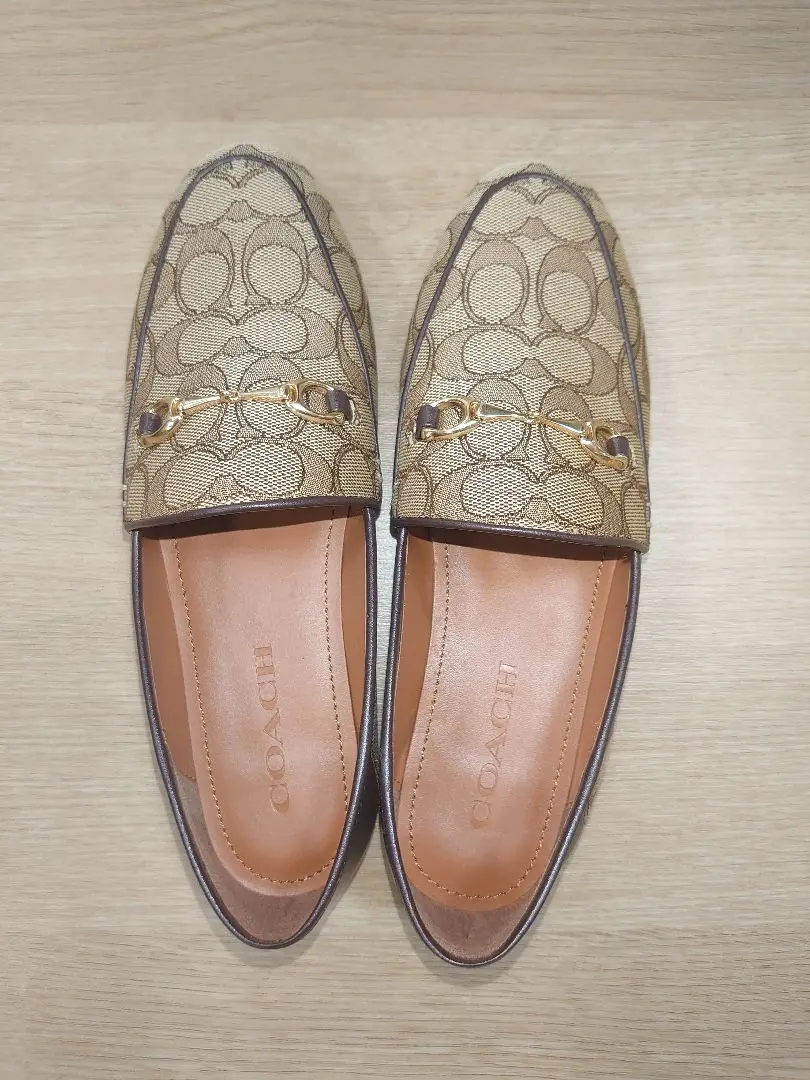 COACH ゴールド・ベージュ ローファー 7B 2025年最新】COACH カラー：ベージュ系 ローファー・革靴の人気