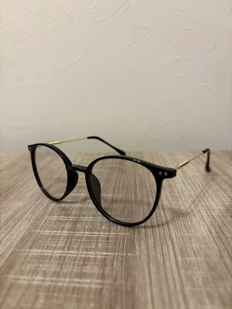 Thumbnail of Stylish sunglasses: light gray lenses x black x gold, photochromic lenses, polarized, UV protection