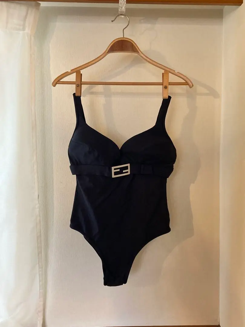 【夏先取りセール】FENDI /ハイレグ/水着/サイズ38 夏先取りセール】FENDI /ハイレグ/水着/サイズ38