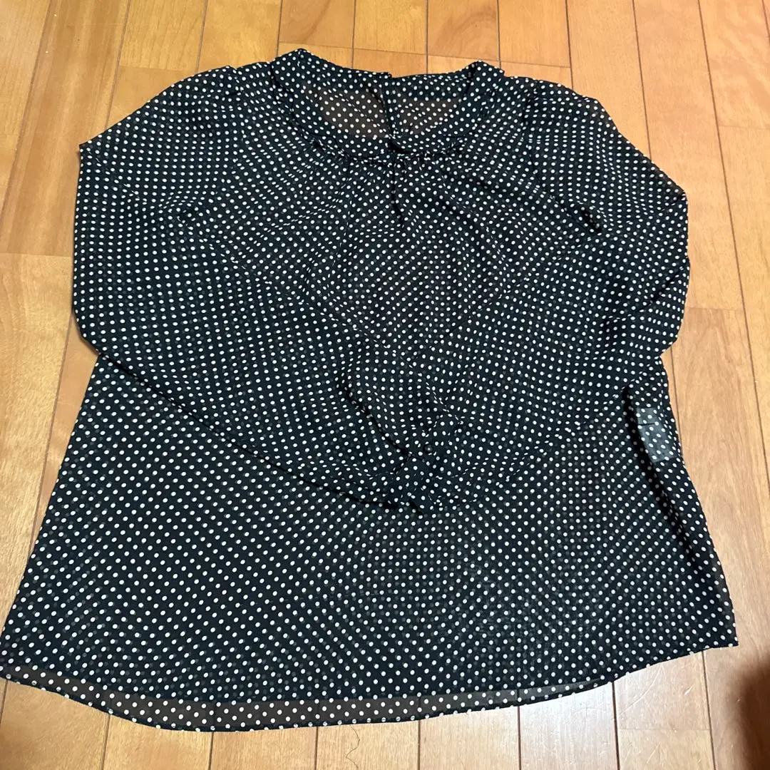 Thumbnail of Dot blouse