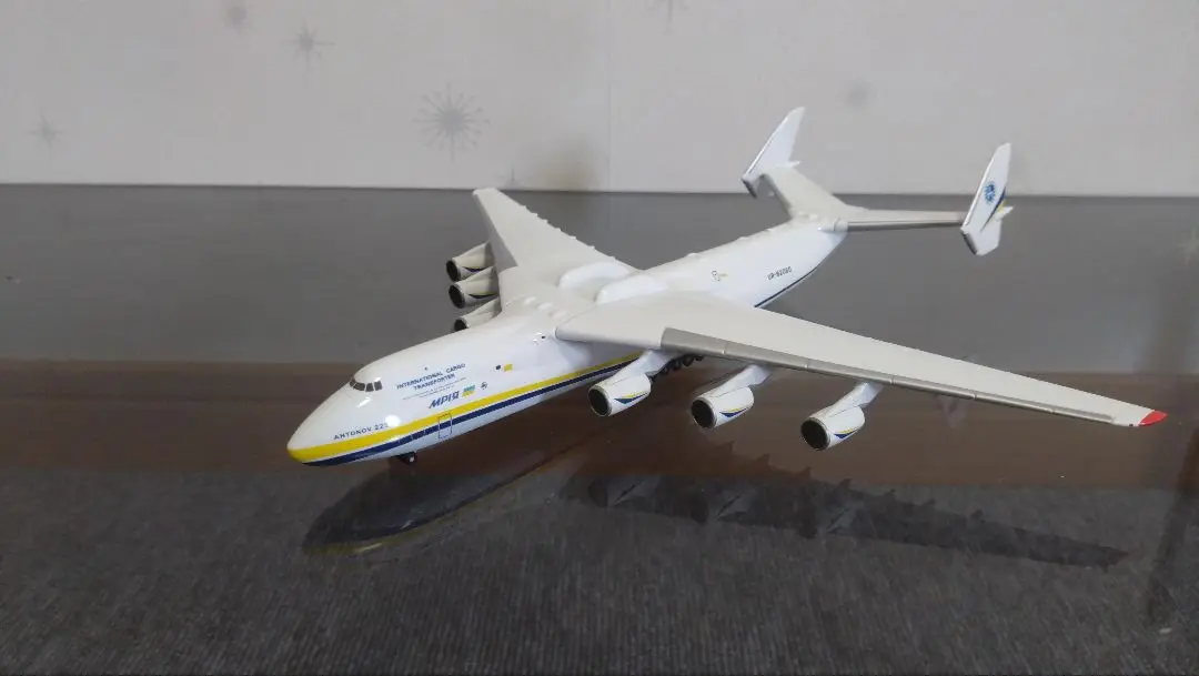【再値下】アントノフAn225ムーリヤ + スペースシャトルブラン(1/400) Amazon.co.jp: アントノフAn225ムーリヤ + スペースシャトル