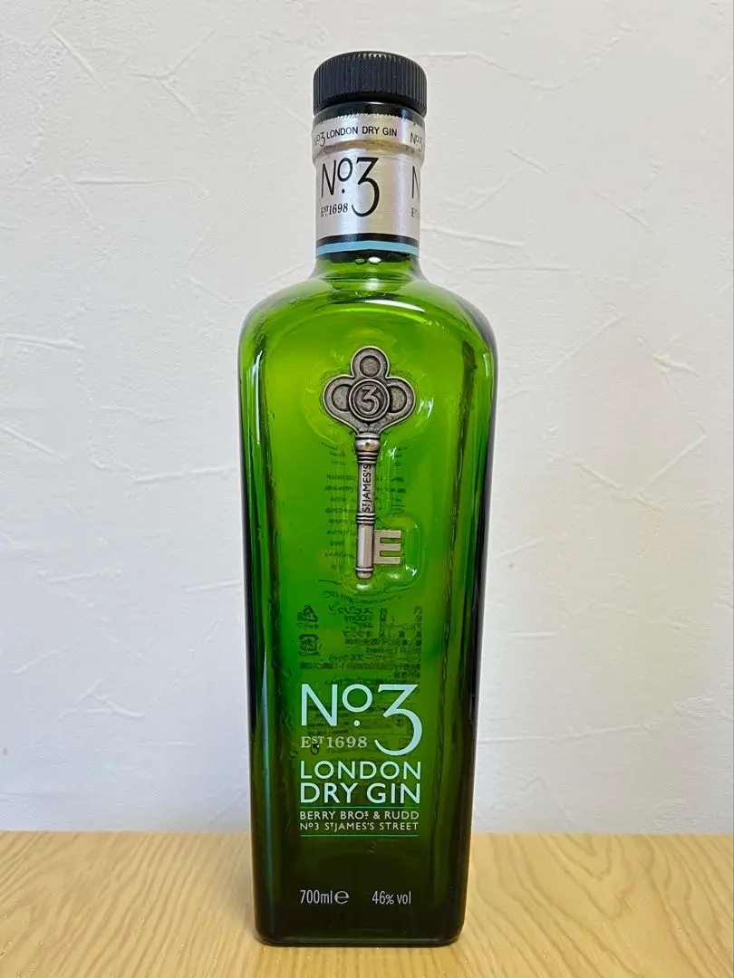 No.3　ジン　旧 旧ボトル No.3 ロンドン ジン 750ml 46%の通販 by えるさわ's