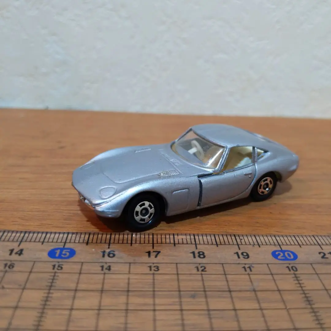トミカ 1974年 日本製 No.5 TOYOTA 2000GT シルバー
