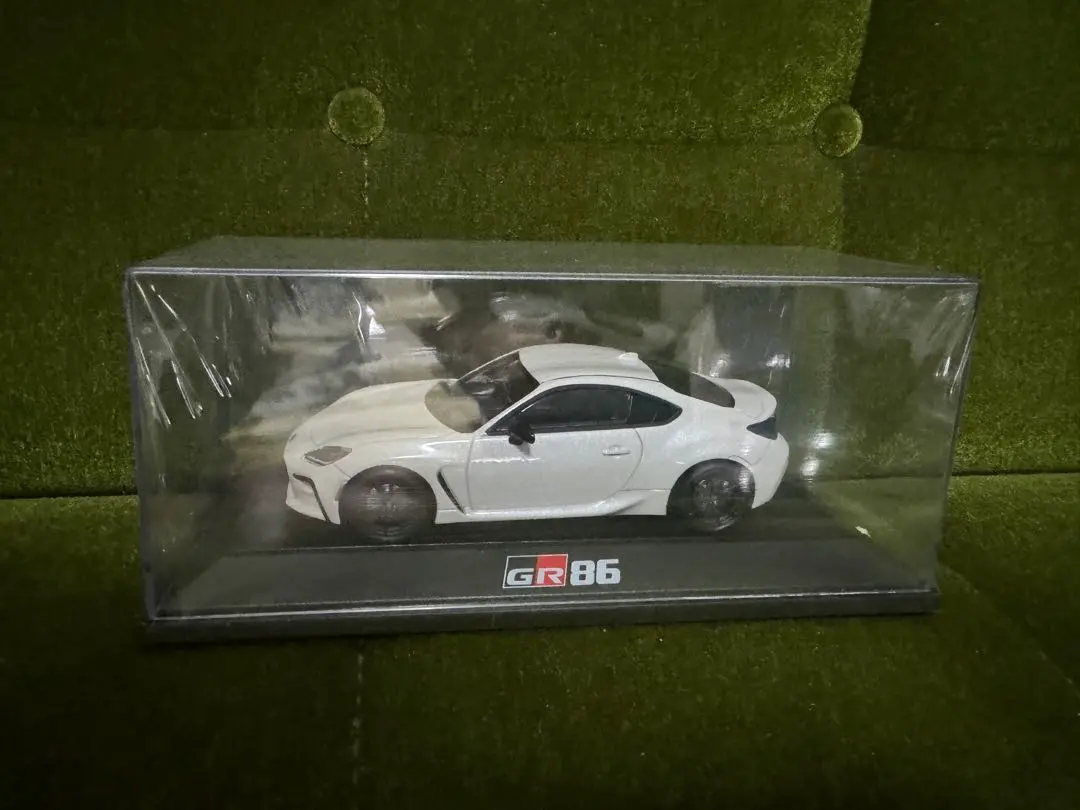 GR86 ミニカー　1/30 トヨタ　色見本ミニカー　クリスタルホワイトパール 1/30 色見本ミニカー【店頭展示用】激レア GR86