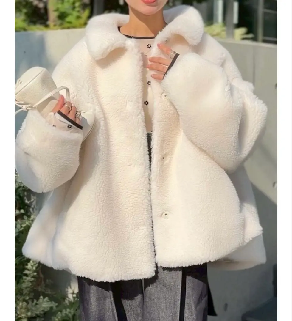 2025年最新】ヘヨン hyeonケープコートの人気アイテム - メルカリ