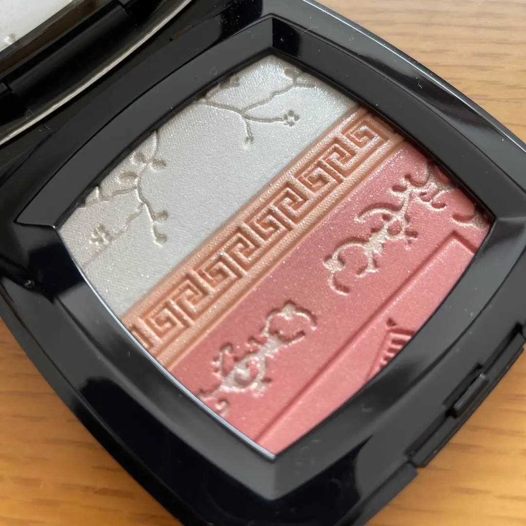 未使用 限定品 CHANEL シャネル プルミエールフルール フェイスパウダー 未使用 限定品 CHANEL シャネル プルミエールフルール フェイス