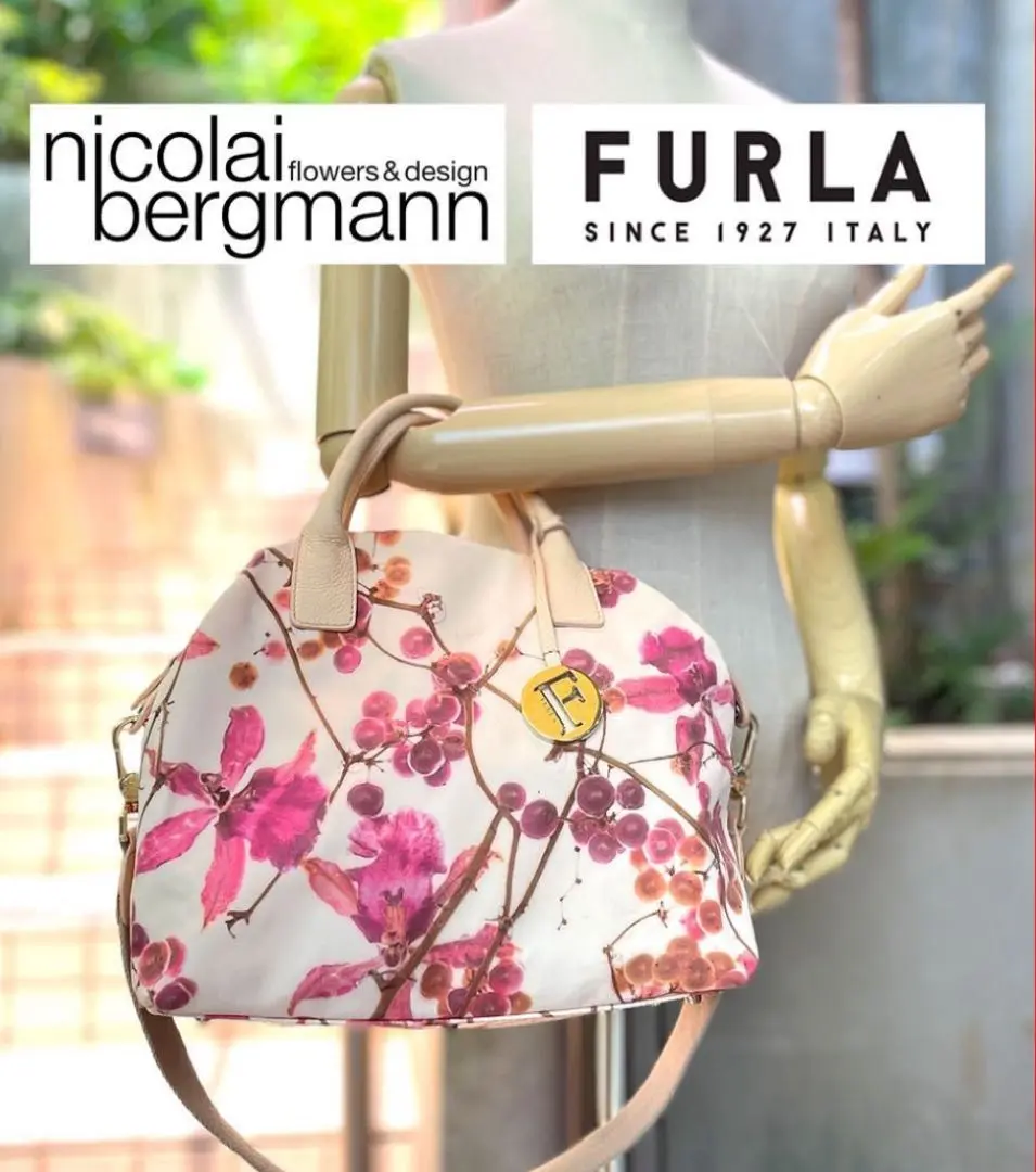 美品　FURLAフルラ ニコライバーグマン コラボ 花柄 トートバッグ (大) FURLA（花柄 ・ トートバッグ）のフリマアイテム一覧