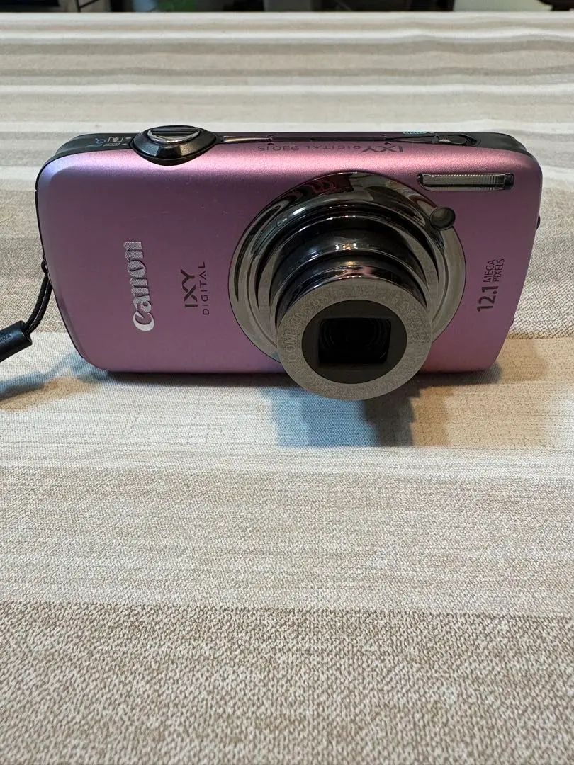Canon　コンパクトデジタルカメラ　IXY930IS パープルキャノン　ピンク Amazon | Canon デジタルカメラ IXY DIGITAL 930 IS パープル
