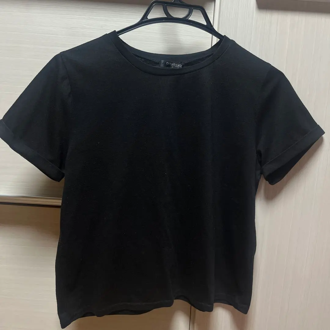 Thumbnail of Simple black crew neck short-sleeved T-shirt