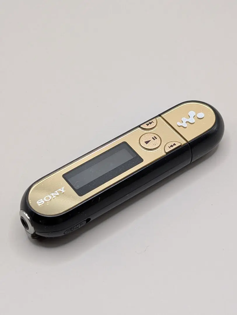 ★SONY デジタル WALKMAN NW-E043 4GB FM付き 金 中古 2025年最新】NW−E043の人気アイテム - メルカリ