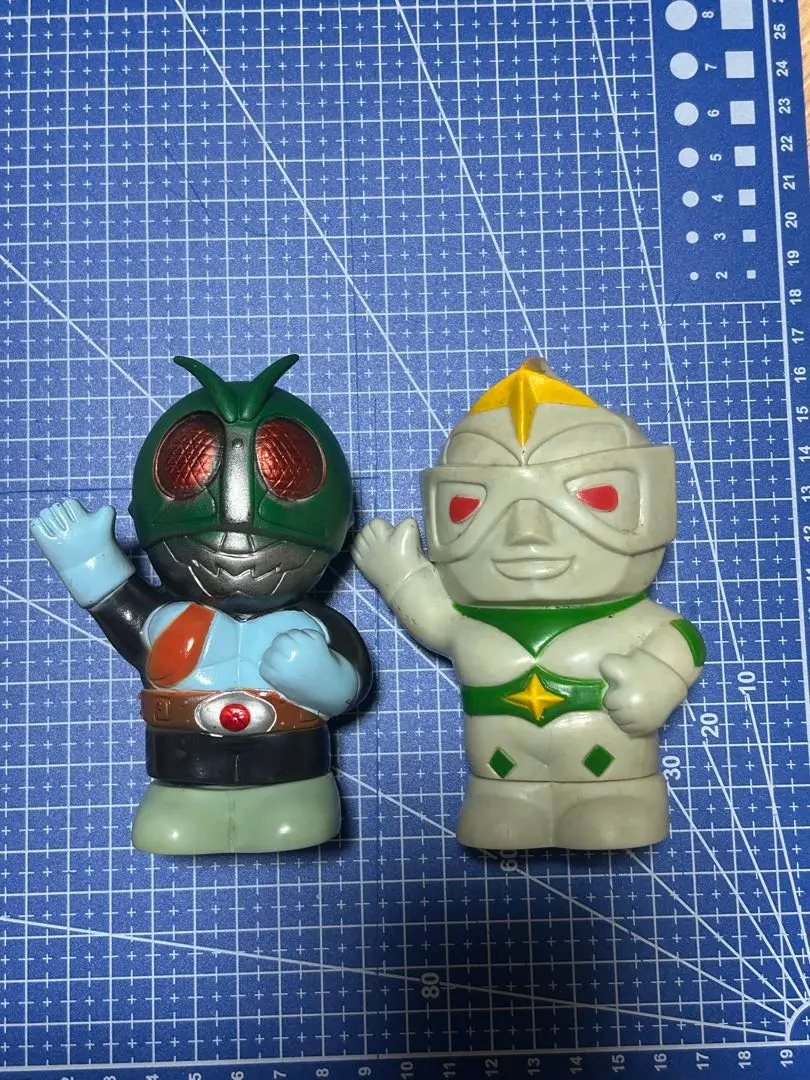 昭和レトロ　富士銀行　ソフビ貯金箱　 仮面ライダー　ミラーマン 昭和レトロ 富士銀行 ソフビ貯金箱 仮面ライダー ミラーマン