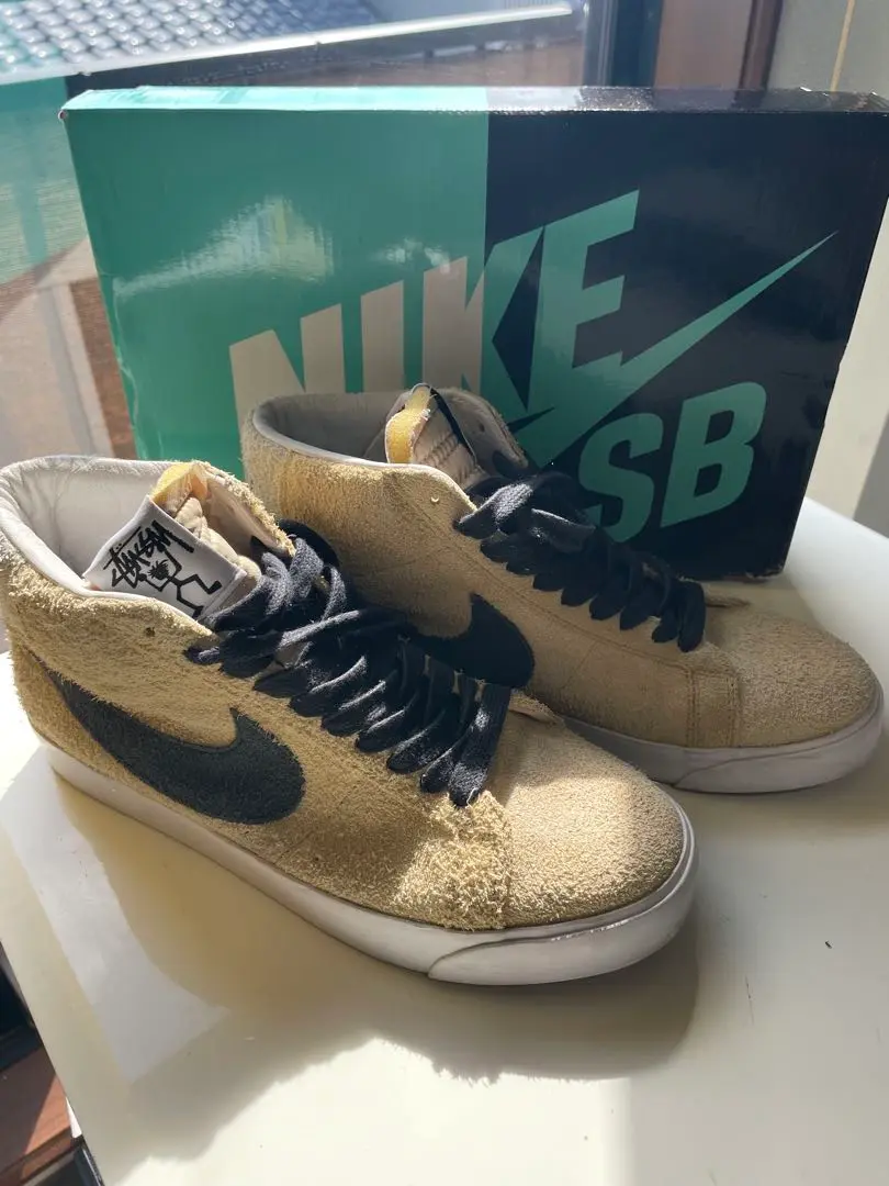 【超希少】NIKE × STUSSY ブレーザーミッド STUSSY × NIKE SB BLAZER LOW & MIDが12/7、12/8、12/10に国内