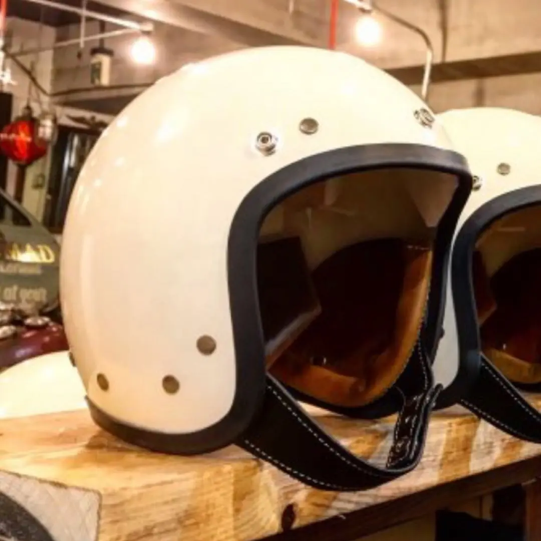 ノマドクロージング　NOMAD ヘルメットthirdstreet シルバー塗装 ノマドクロージングNOMAD ヘルメットthirdstreet シルバー塗装
