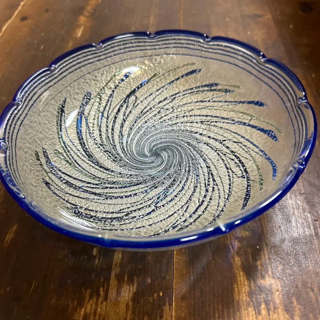 上野良樹作 平茶碗 金箔金彩 硝子工芸品 茶道具 共箱 YU⑤ 上野良樹作 平茶碗 金箔金彩 硝子工芸品 茶道具 共箱 YU⑤
