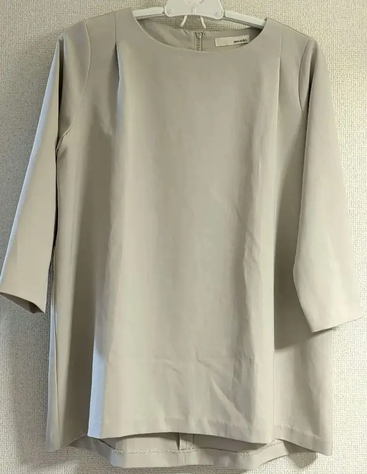 Thumbnail of Light beige, short-sleeved top