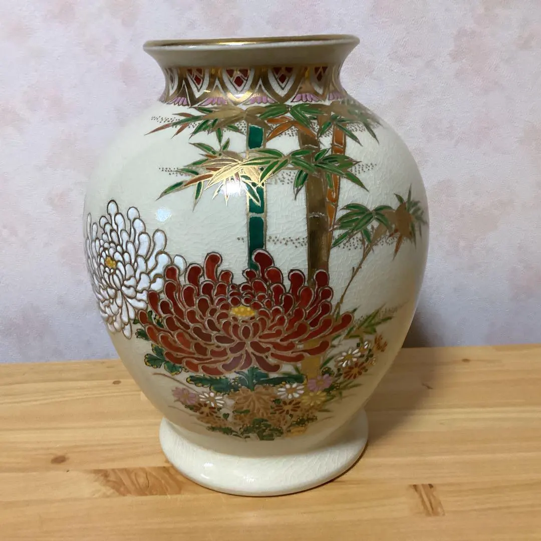 Thumbnail of Satsuma ware, white Satsuma, made by Kozan, vase ②