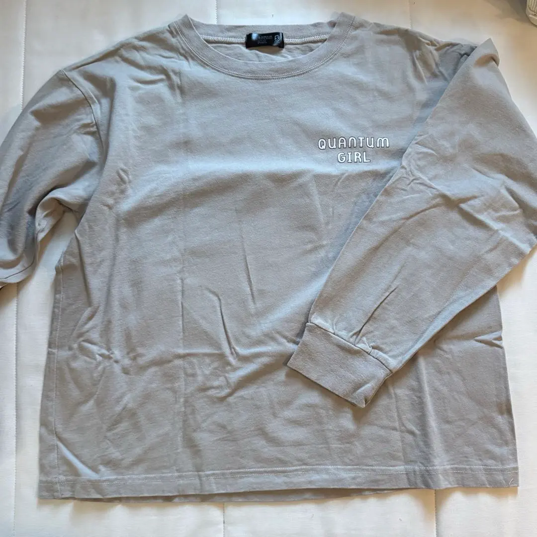Thumbnail of GUARANTUM GIRL Gray Long Sleeve Cut-and-Sew Top