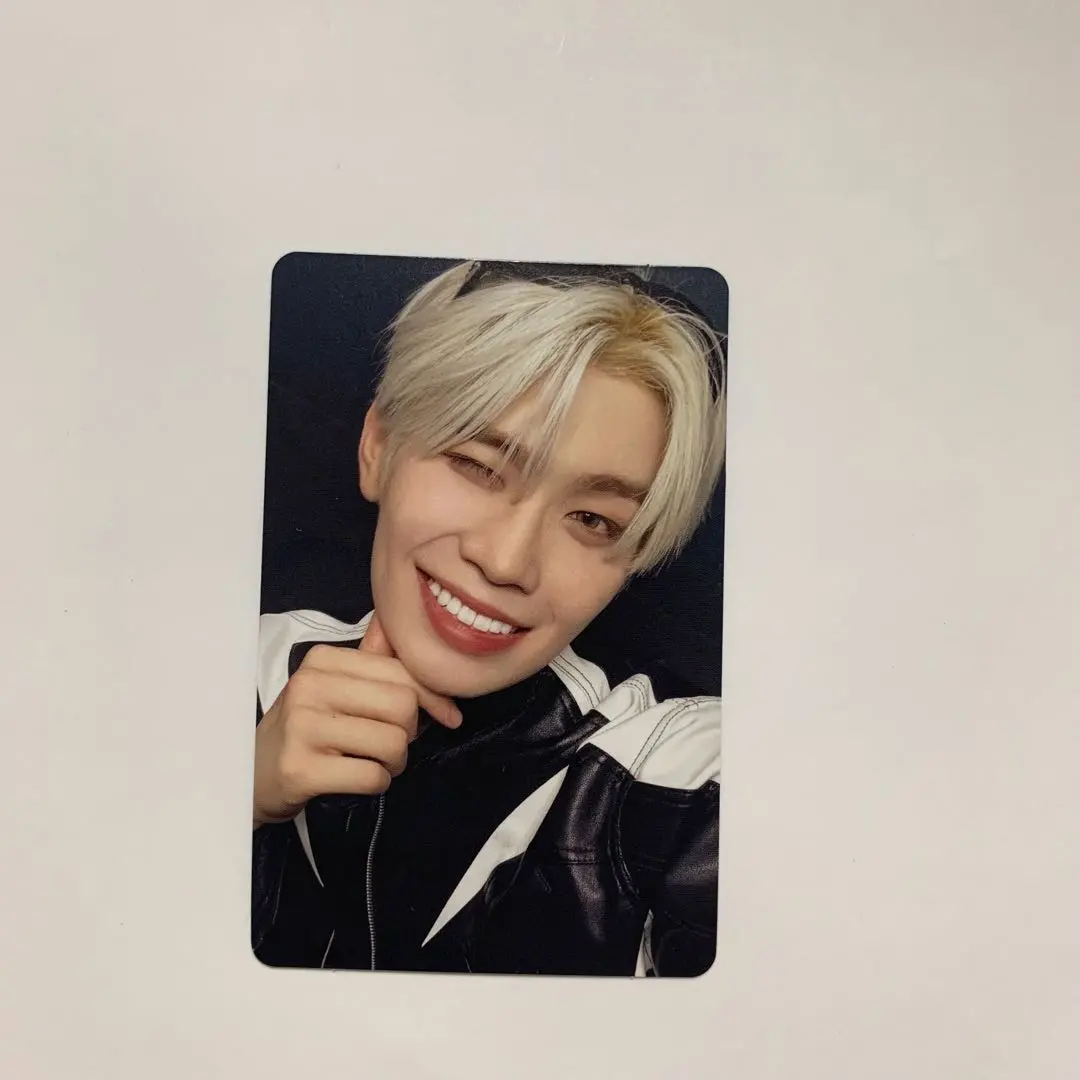 Thumbnail of ZB1 (ZeroBaseOne) - Tele (Photocard from ICONIK album) Trading Card ①