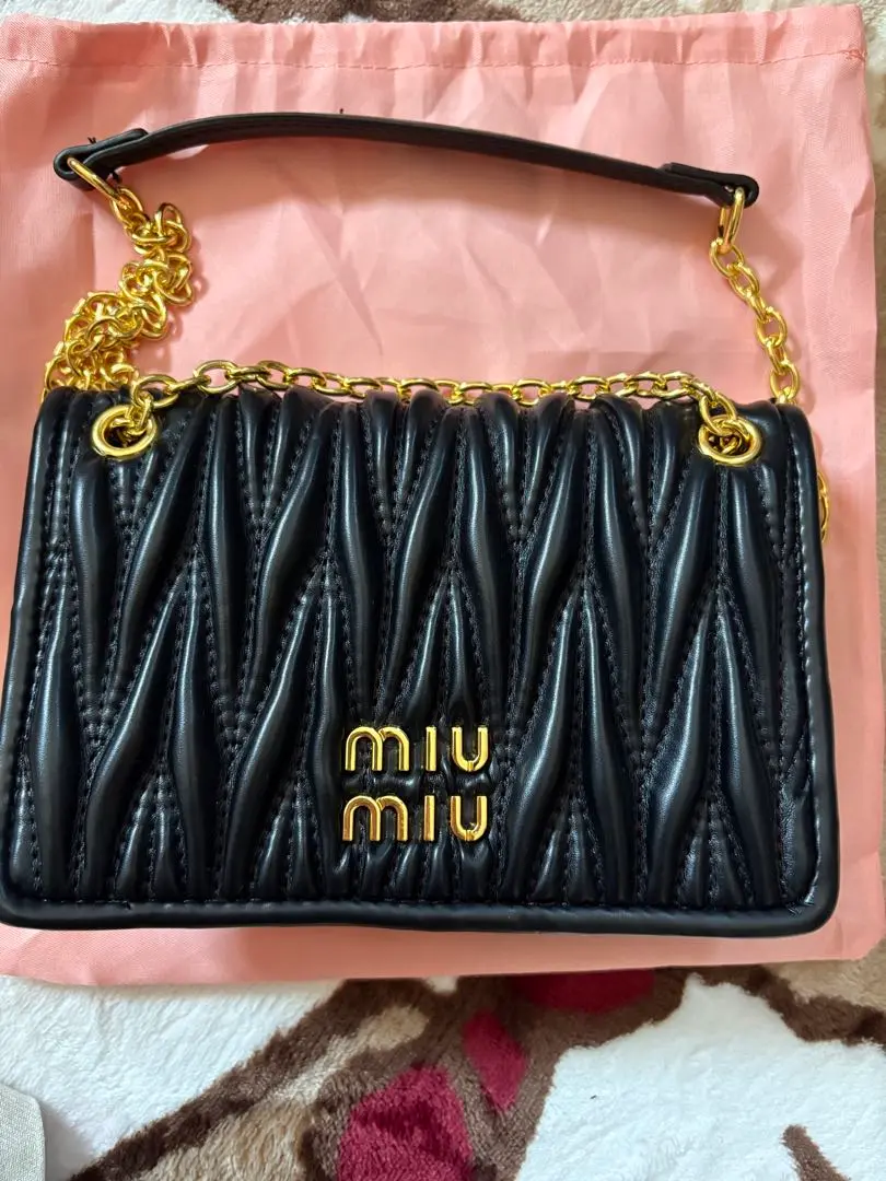 MIU MIU ブラック レザー バッグ 並行輸入品 Miu Miu レザーショルダーバッグ | ブラック | FARFETCH JP
