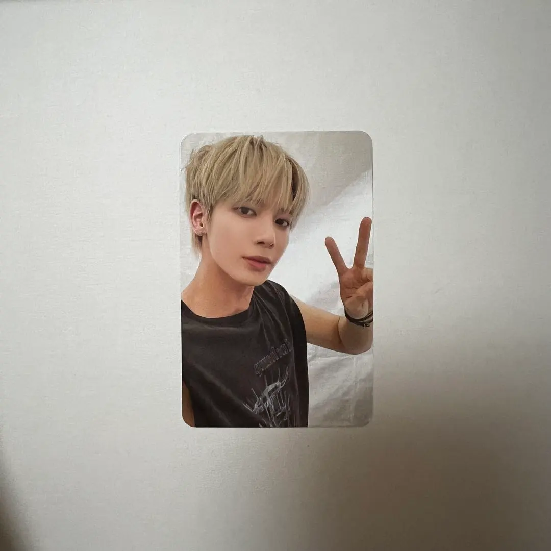 Thumbnail of txt freefall Dear My Muse Taehyung photocard