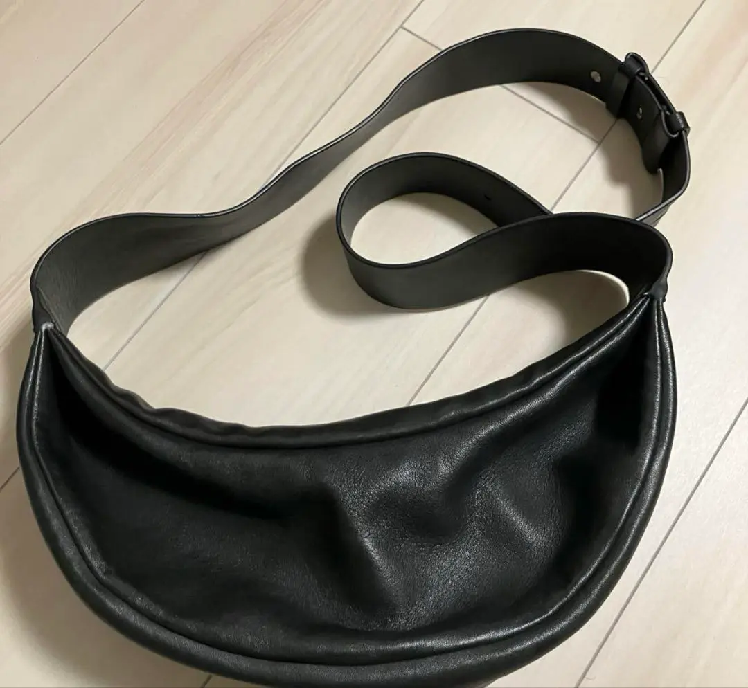 【値下げ】COS クロスボディバッグ COS レザー クロスボディバッグ ユニセックス (COS/ショルダー